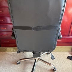 オットマン付き椅子の画像