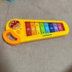アンパンマンの楽器含めたおもちゃの画像