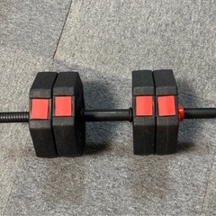 トレーニングセット🏋️(総重量38kg)  ダンベルセットとバーベルスタンドとベンチのセットになります✨の画像