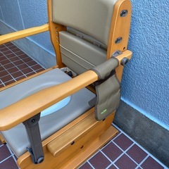 【新品】ウチエ　ポータブルトイレの画像