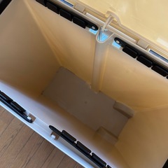 ペダル式蓋付きゴミ箱の画像
