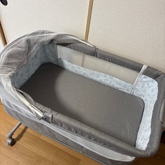 ベビーベッドの画像