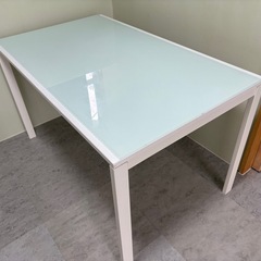 IKEAイケアダイニングテーブル125x75cm高さ73cm天板難ありの画像