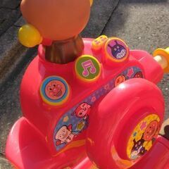 アンパンマン三輪車デラックスの画像