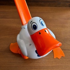 アヒルの手押しおもちゃの画像