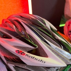 自転車とヘルメットの画像