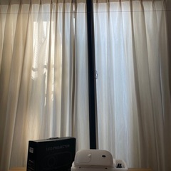 プロジェクター&スクリーン100インチセットの画像