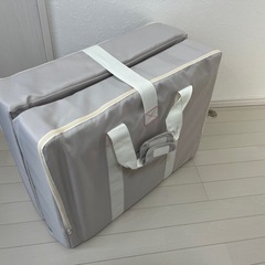 折りたたみ式　ベビーベッドの画像