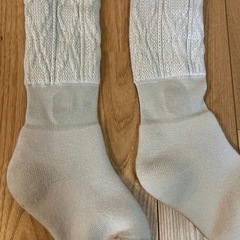 オカモト 靴下サプリ まるでこたつソックス ケーブル柄 フェザーベージュ 23-25cm 限定デザインの画像