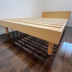 セミダブルベッドフレームの画像
