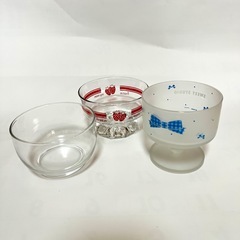 【新品未使用】いちご柄・青リボン水玉・透明ガラスの画像