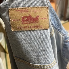 リーバイスデニムジャケットの画像