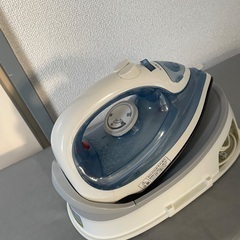 コードレススチームアイロンとアイロン台の画像