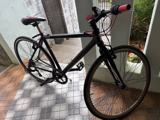 クロスバイク700cc (とまと) てだこ浦西のクロスバイクの中古あげます