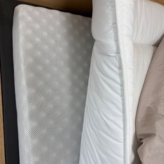 ダブルベッドの画像