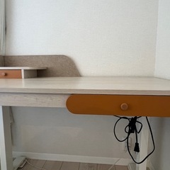 FlexiSpotの電動昇降式デスク／引き出し付き／定価58,300円の画像