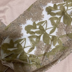 刺繍トップスの画像