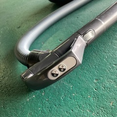 Dyson ダイソン キャニスター掃除機 DC63 タービンヘッド付きの画像