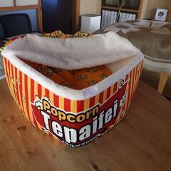 【お話し中】ねこ用ベッド ポップコーンバケツ型【新品】アメリカンデザインの画像