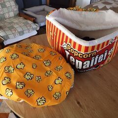 【お話し中】ねこ用ベッド ポップコーンバケツ型【新品】アメリカンデザインの画像