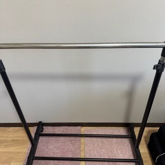 差し上げます。ハンガーラックの画像