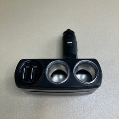車載充電器の画像