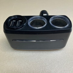 車載充電器の画像