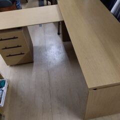 定価4万円　モデルハウス展示引き上げ品　システムデスク　パソコンデスク　パソコン　ゲーム　デスク　学習机　テーブル　机の画像