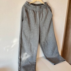 【無料】ユニクロ スウェットパンツ グレー XSサイズ（男女兼用）の画像