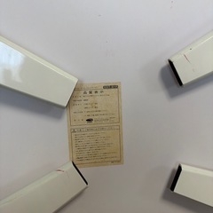 小さいなテーブル　0円の画像