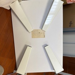 小さいなテーブル　0円の画像