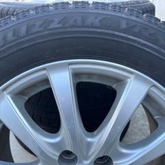 ブリヂストン製スタッドレスタイヤ4本(アルミホイール付)の画像