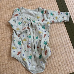 長袖ロンパース　恐竜の画像