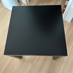 IKEAのサイドテーブルの画像