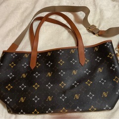 ☺️鞄 ハンドバッグ   ショルダーバッグ 25✖️52✖️16cm  焦茶色に柄の画像