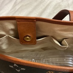 ☺️鞄 ハンドバッグ   ショルダーバッグ 25✖️52✖️16cm  焦茶色に柄の画像