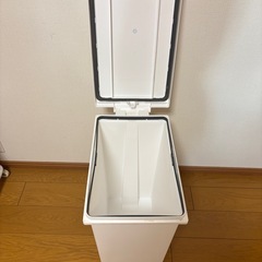 【0円】ゴミ箱の画像