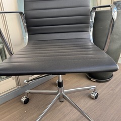 イームズ　アルミナムチェア　リプロダクト
の画像