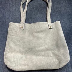 トートバッグ　A4サイズが入る　やわらかい高級本革 ヌバックレザー　の画像