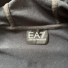 アルマーニEA7パーカーの画像