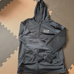 アルマーニEA7パーカーの画像