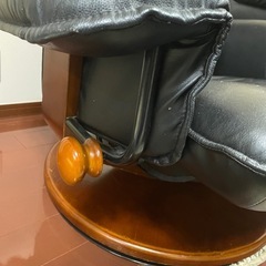 【引渡し限定】レザー調リクライニングチェアの画像