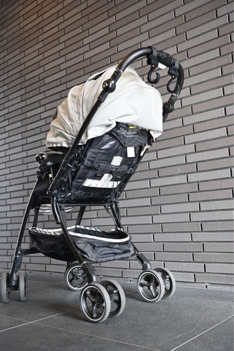 ⭐︎【Aprica】ベビーカー⭐︎ラクーナエアーコンパクト (Kuro Hiro
