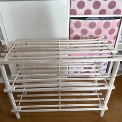 木製のラックの画像