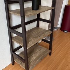 木目調ラック（室内で使用）の画像
