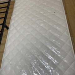 シングル ベッドの画像