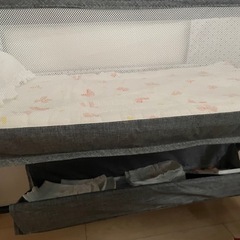 ベビーベッドの画像