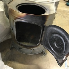 今の季節に！時計型薪ストーブと木の端材まとめての画像