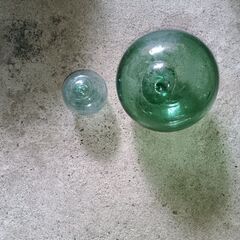 硝子浮き球２個の画像