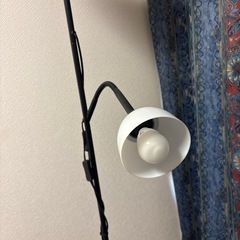 【電球付き】スタンド式ライト　　
の画像